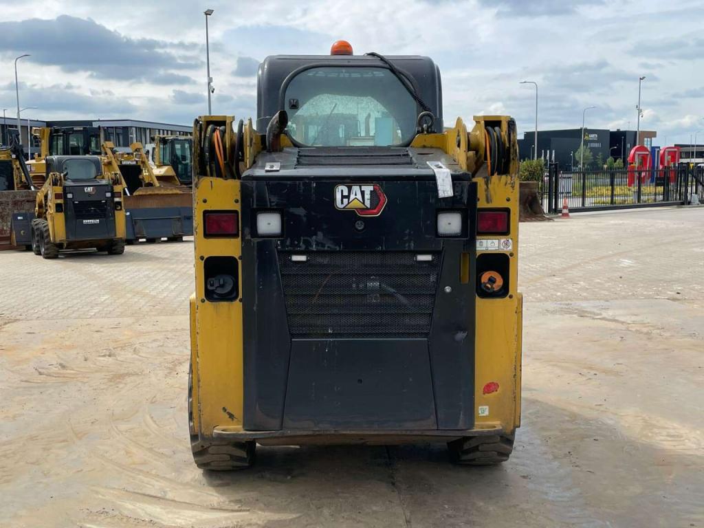 Caterpillar 226D3 Photo 5