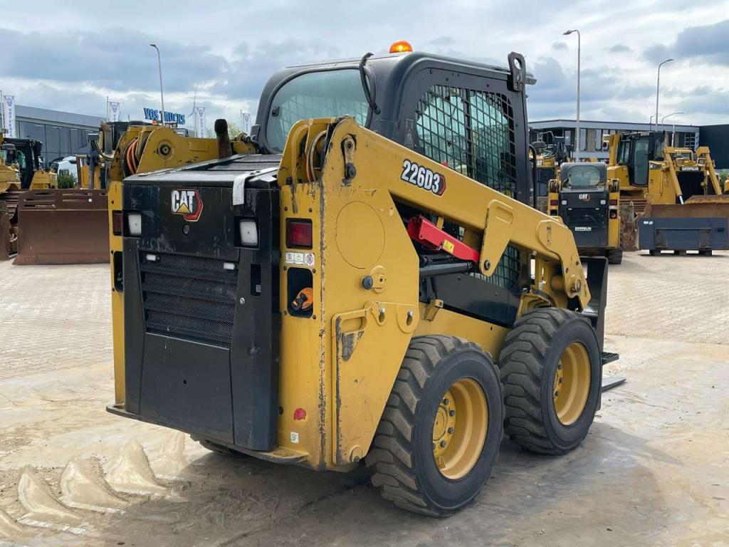 Caterpillar 226D3 Photo 6