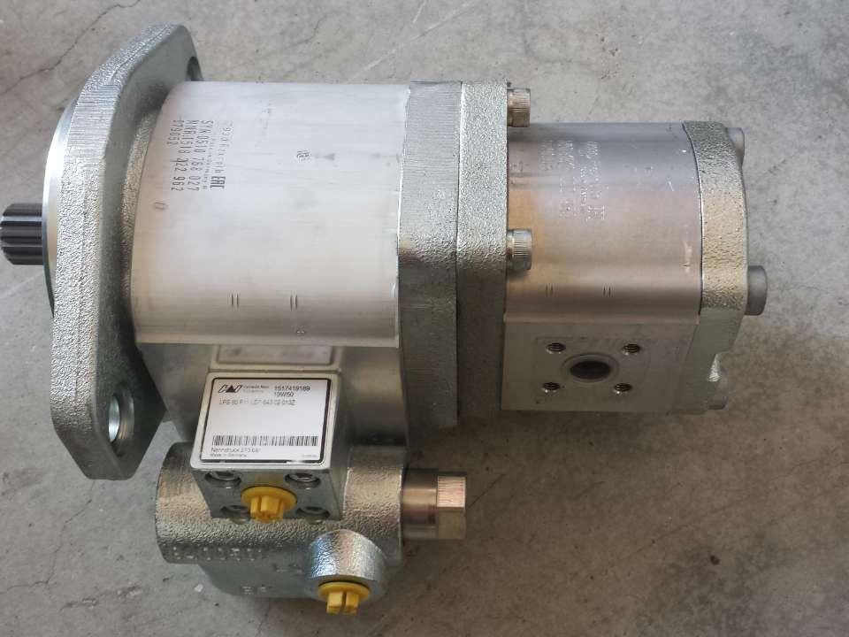 New Holland Hydraulic pump Photo 1