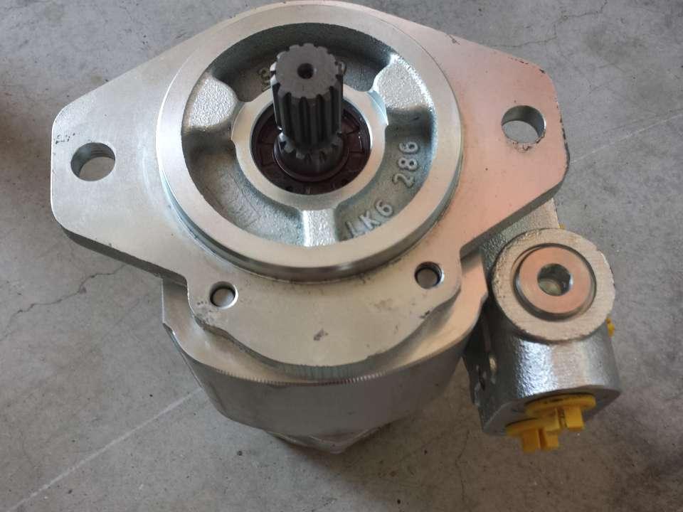 New Holland Hydraulic pump Photo 2