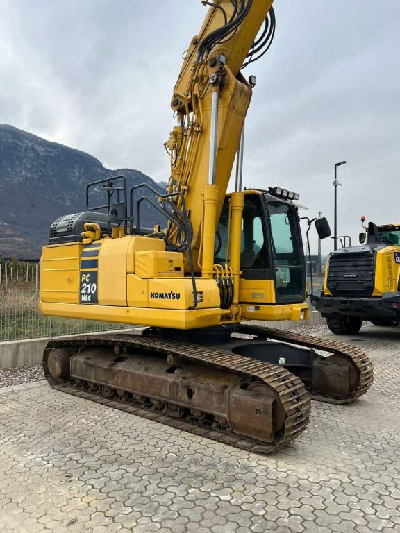 Komatsu PC210NLC-11 Photo 11