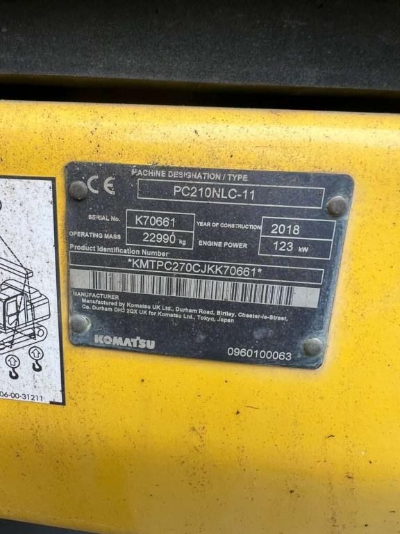 Komatsu PC210NLC-11 Photo 2