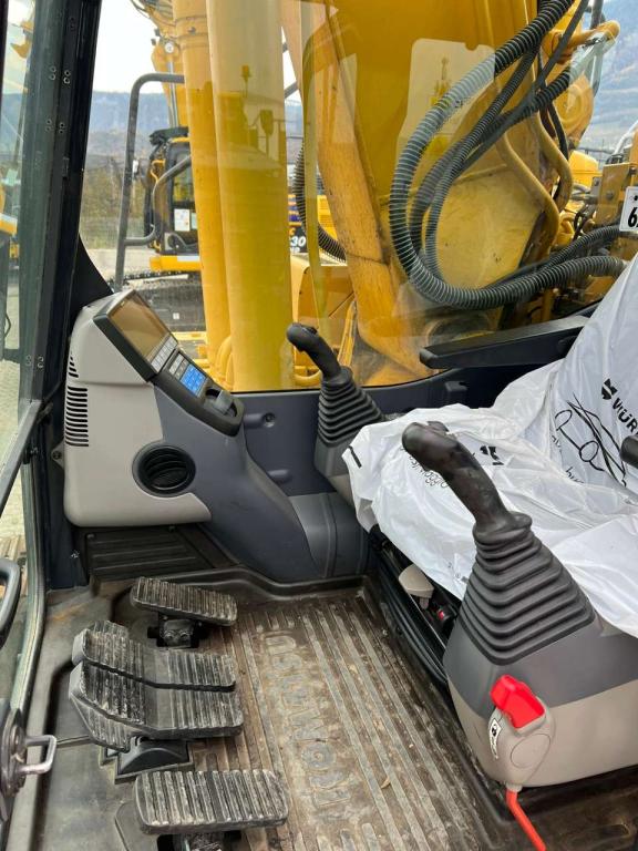 Komatsu PC210NLC-11 Photo 26