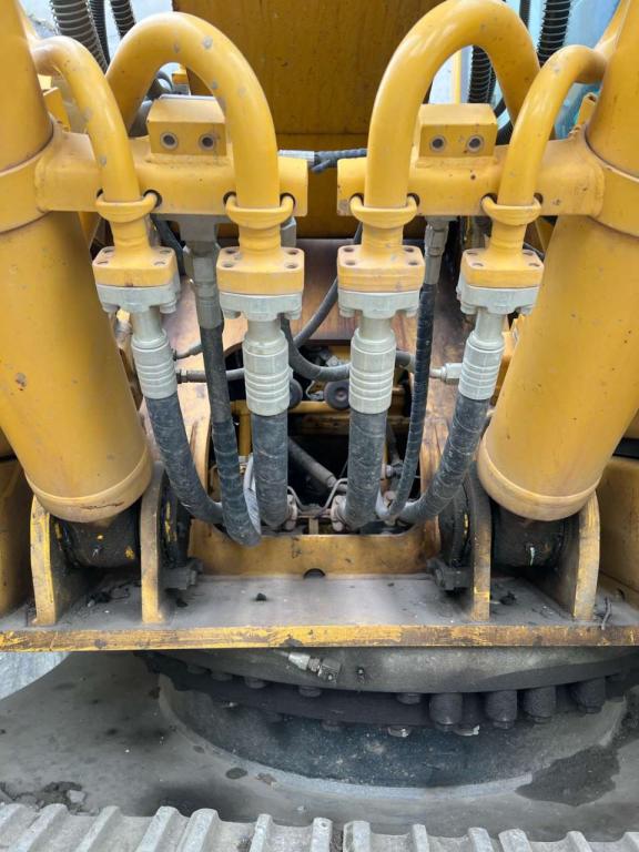 Komatsu PC210NLC-11 Photo 3