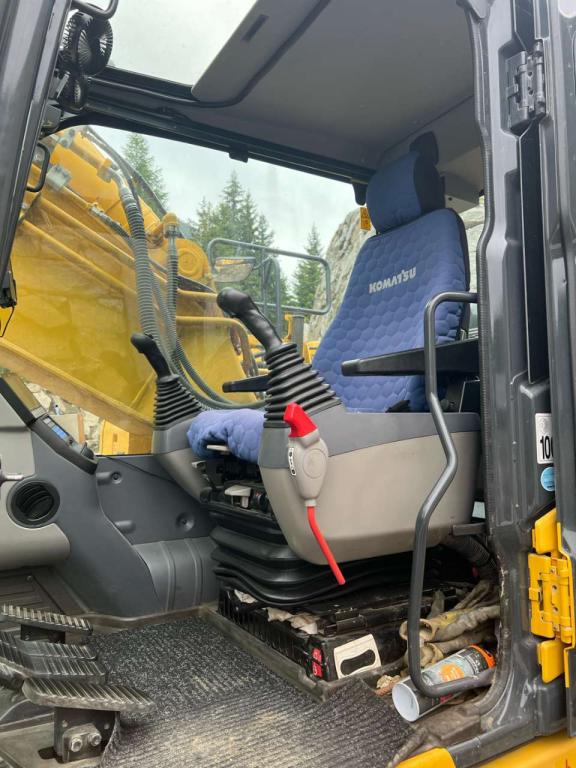 Komatsu PC210NLC-11 Photo 9