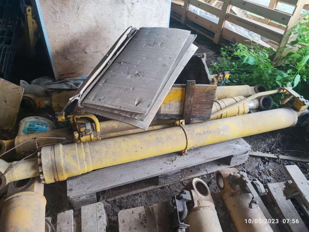 Komatsu PC210NLC-7 Photo 4