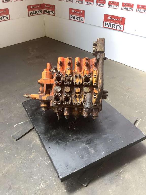 Hydraulic distributor for Fiat Hitachi FH 400 Photo 1