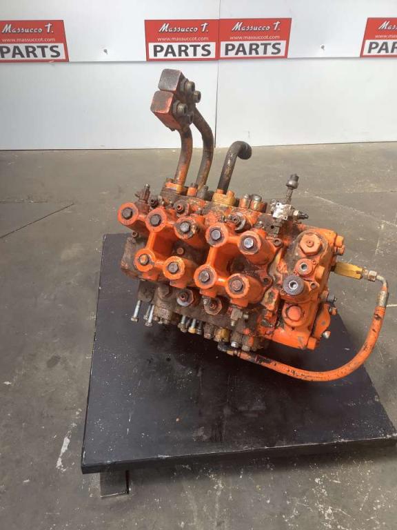 Hydraulic distributor for Fiat Hitachi FH 400 Photo 3