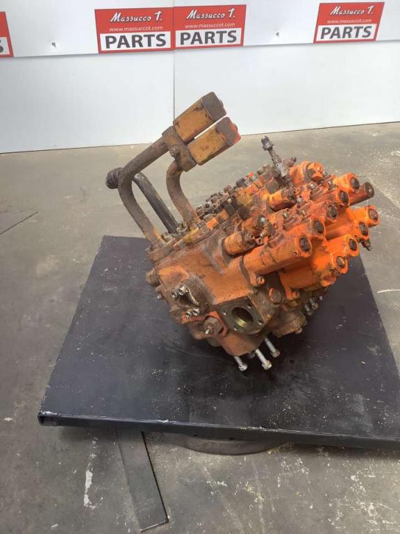 Hydraulic distributor for Fiat Hitachi FH 400 Photo 4