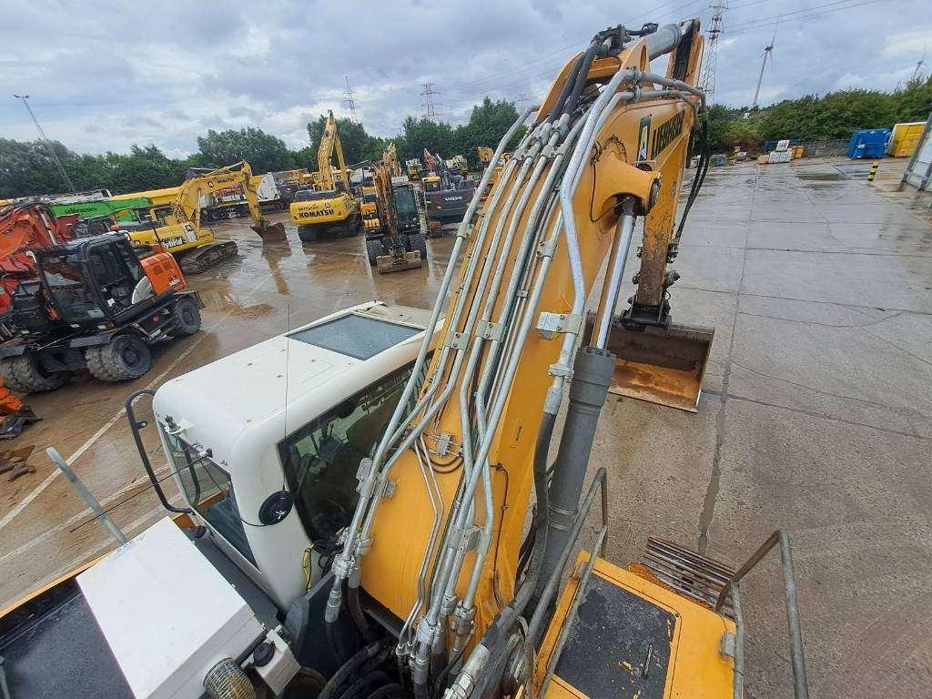 Liebherr R 946 LC Photo 25