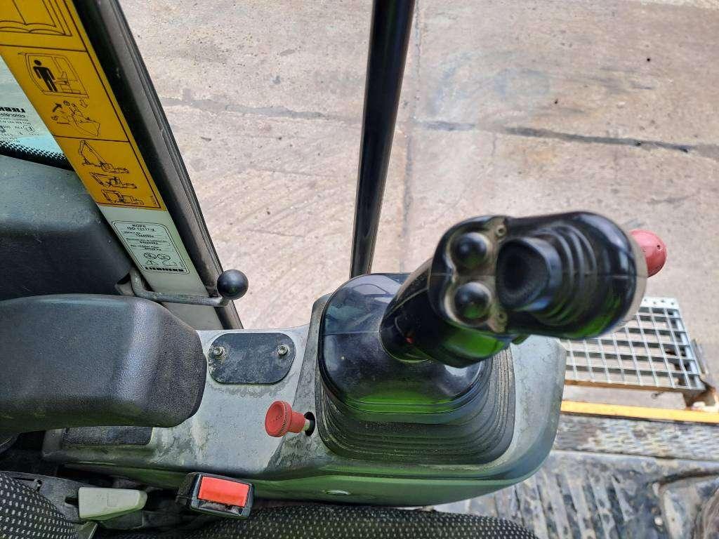 Liebherr R 946 LC Photo 30