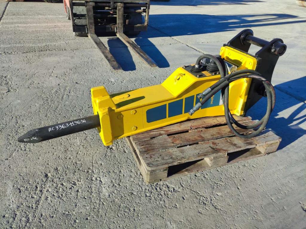 Atlas Copco MB750 Photo 1