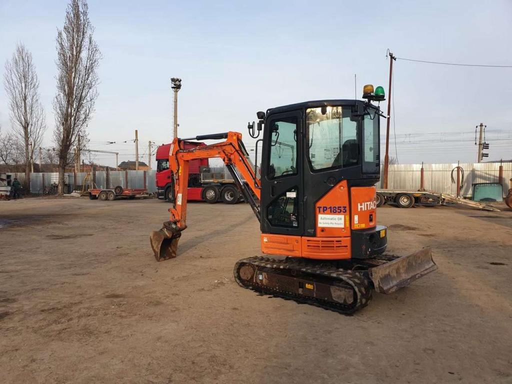 Hitachi ZX26U-5A Photo 4