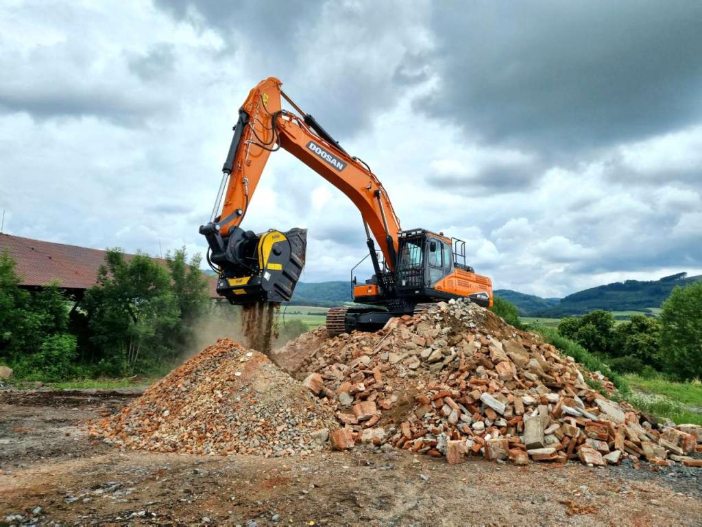 MB CRUSHER BF120.4 Photo 2