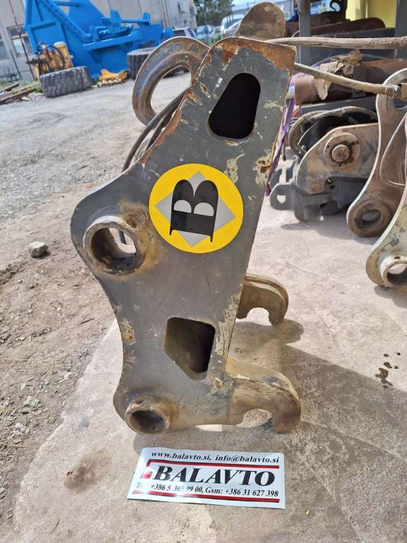 S2 for 25-30 ton excavators Hydraulic quick coupler Photo 1