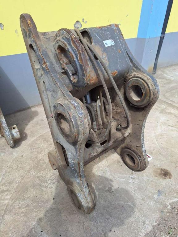 S2 for 25-30 ton excavators Hydraulic quick coupler Photo 6