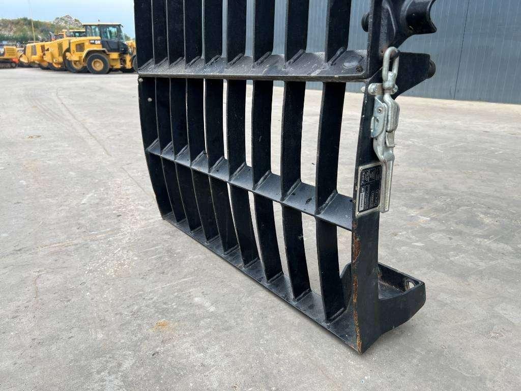 Caterpillar M313D / M315D / M316D / M318D / M322D / M325D Photo 3