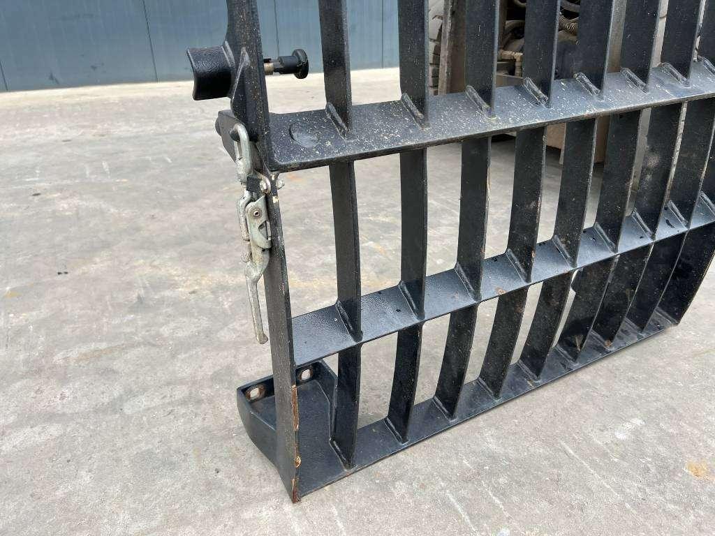 Caterpillar M313D / M315D / M316D / M318D / M322D / M325D Photo 4