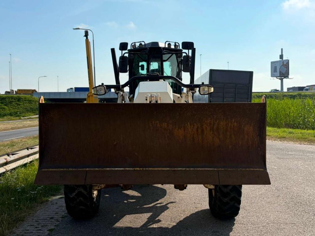 Caterpillar 120M2 Photo 8