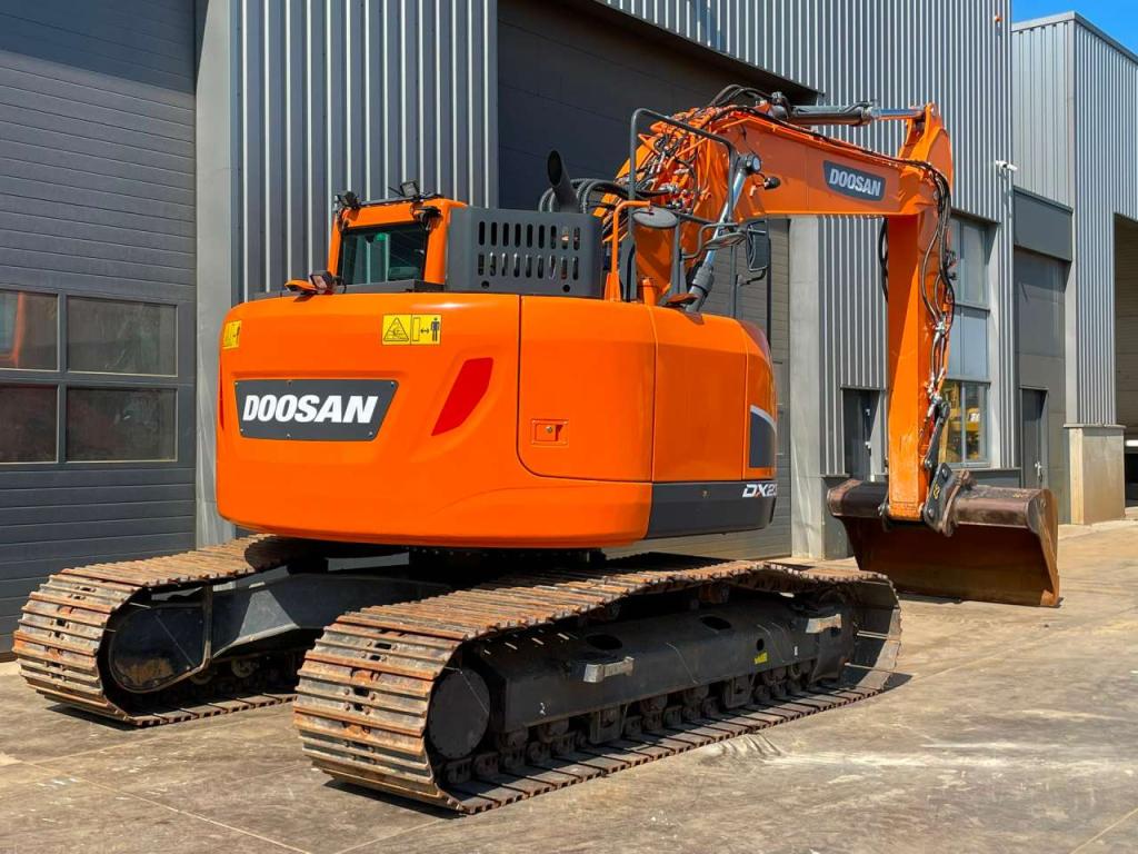 Doosan DX235LCR-5 Photo 5