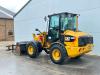 Caterpillar 908M - Bucket + Forks / Automatic Greasing Photo 3 thumbnail