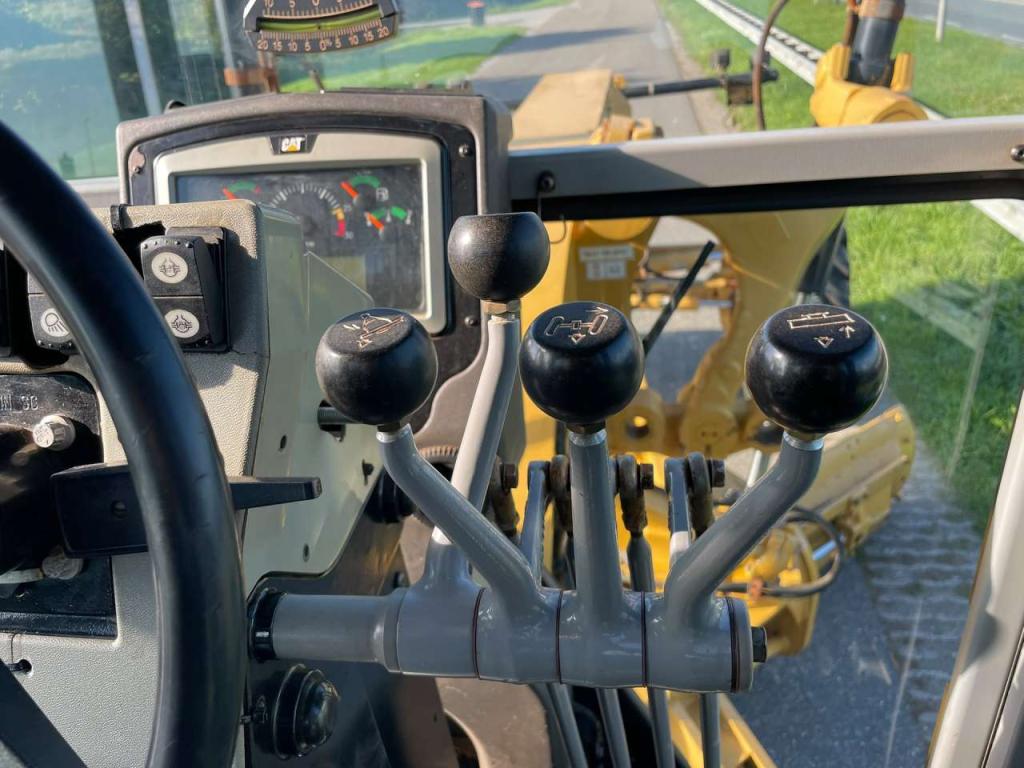Caterpillar 140k Photo 23