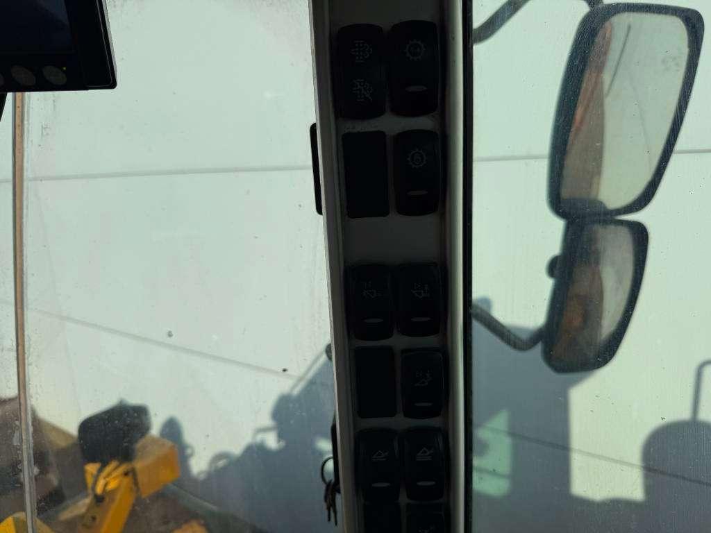 Volvo L150H - CDC Steering / Automatic Greasing Photo 14