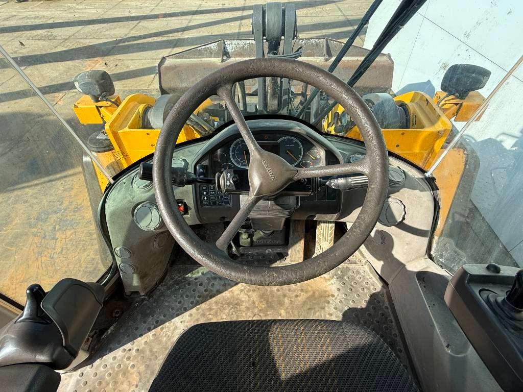 Volvo L150H - CDC Steering / Automatic Greasing Photo 9