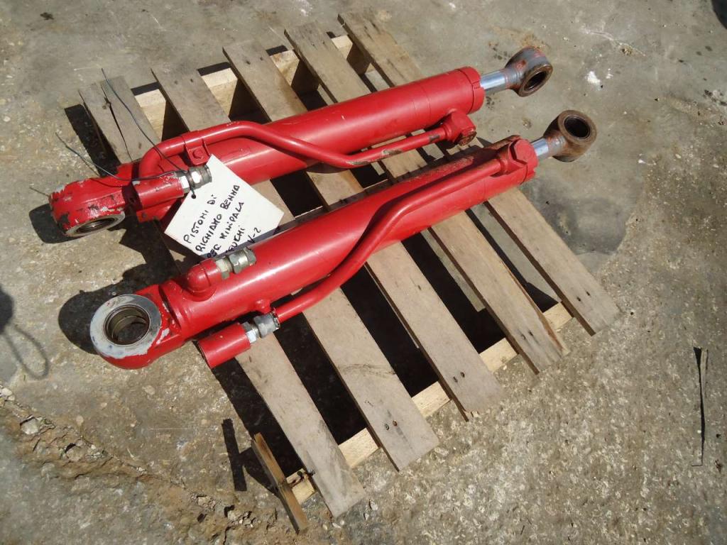 Bucket rotation piston for per Takeuchi TL10V-2 Photo 4
