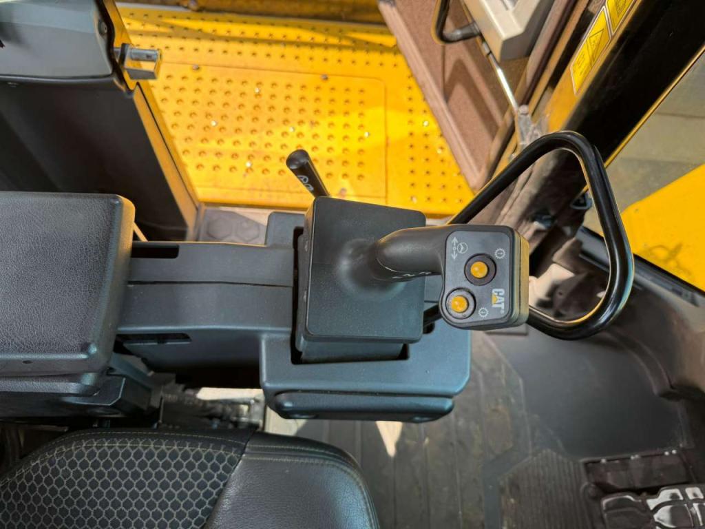 Caterpillar 988 XE High Lift Photo 10