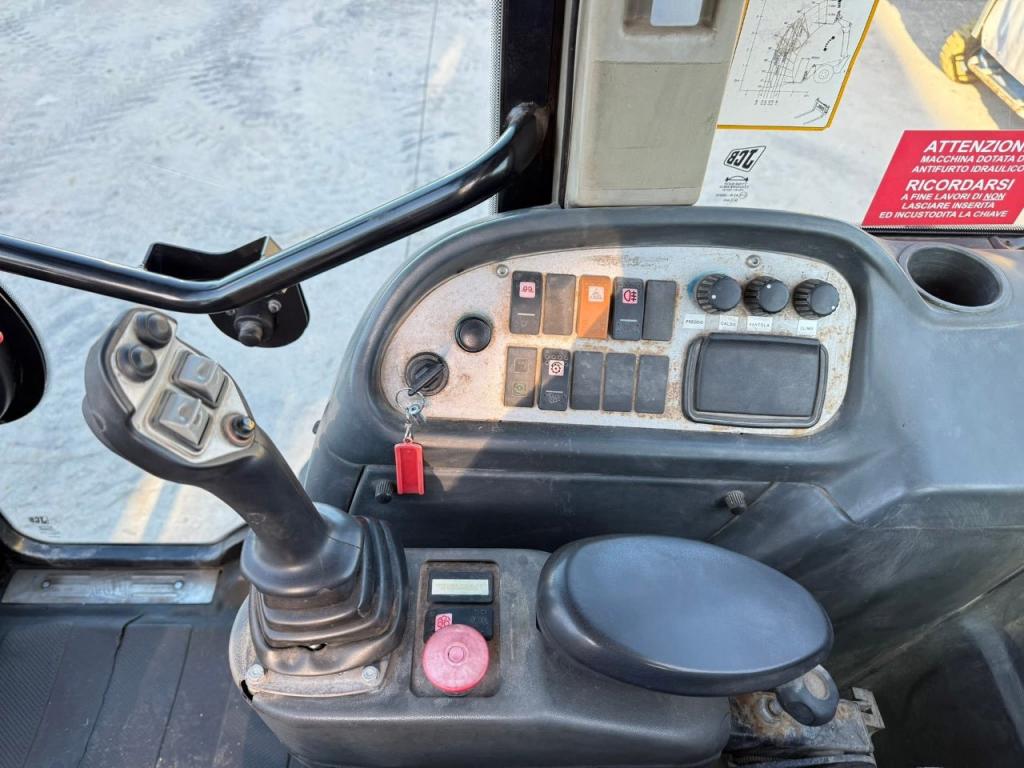 JCB TM 310 AGRI Photo 8