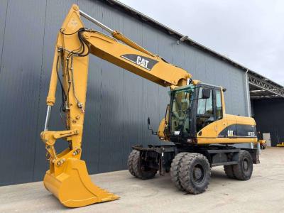 Caterpillar M322C sold by Smitma B.V.