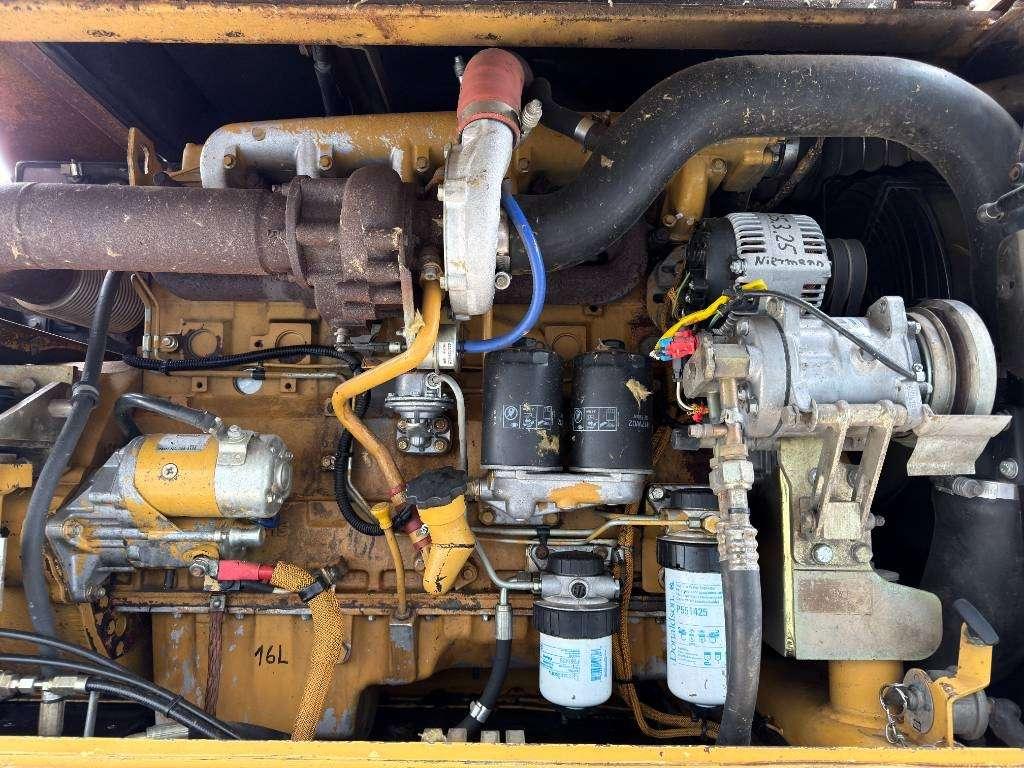 Caterpillar M322C Photo 18