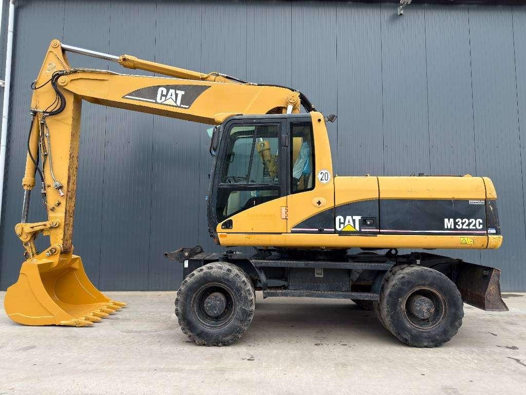 Caterpillar M322C Photo 2