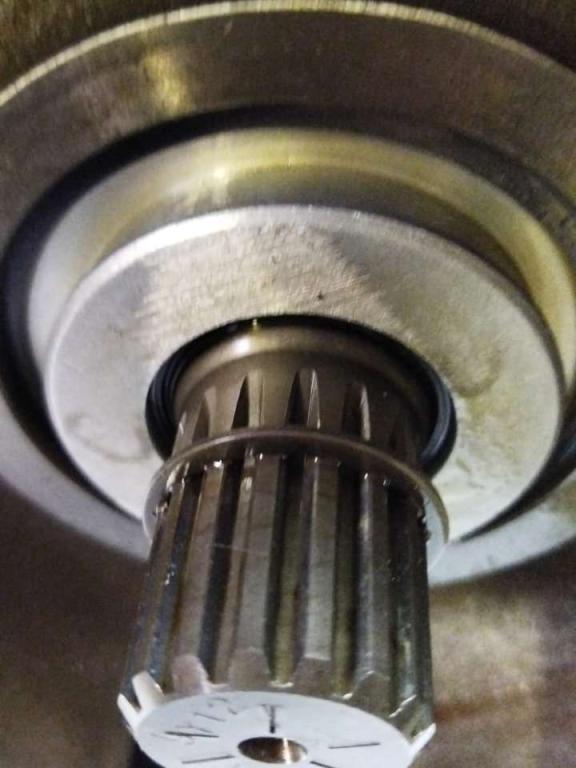 Kawasaki Turntable rotation motor for Volvo EC 140 Photo 4