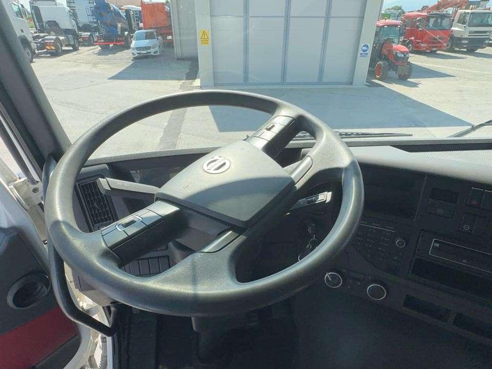 Volvo FMX420 4x4 Photo 19