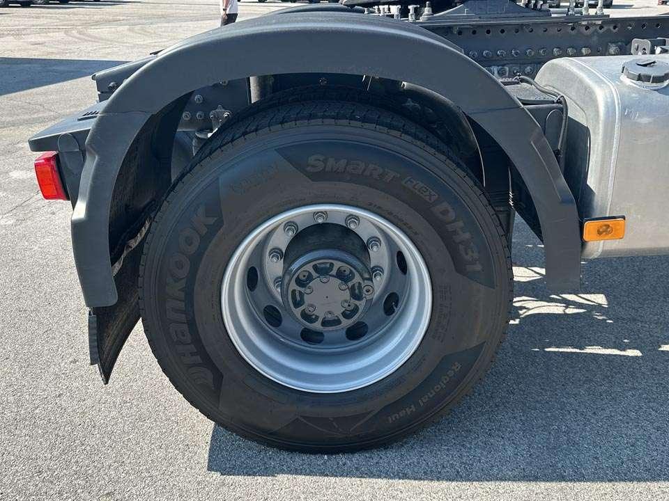 Volvo FMX420 4x4 Photo 9