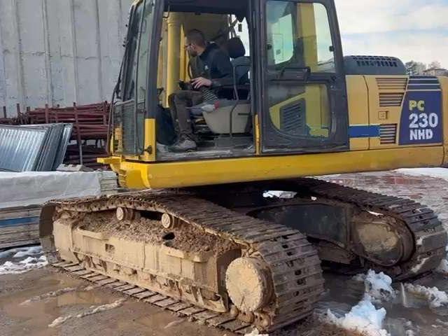 Komatsu PC 230  NHD Photo 1