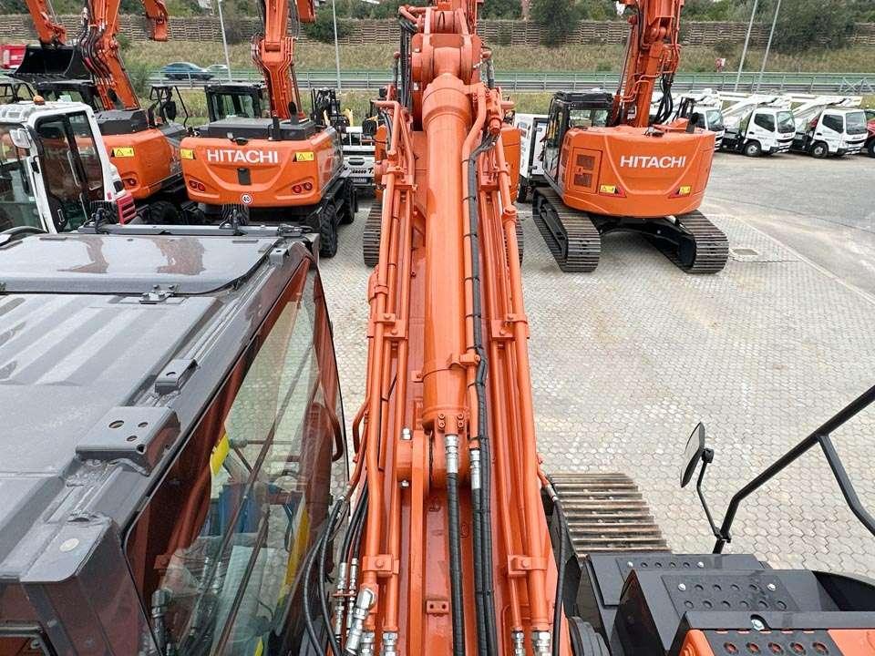 Hitachi ZX300LCN-7 Photo 11
