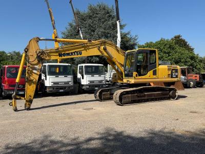 Komatsu PC210-8 sold by G.M. Service srl