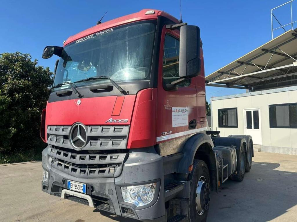 Mercedes-Benz Arocs 6x4 Photo 2