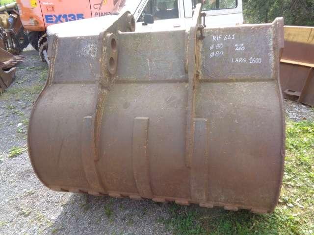 Digging bucket Photo 2
