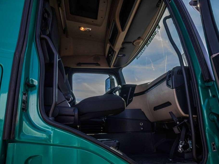 Mercedes-Benz ACTROS 1845 LS Photo 12