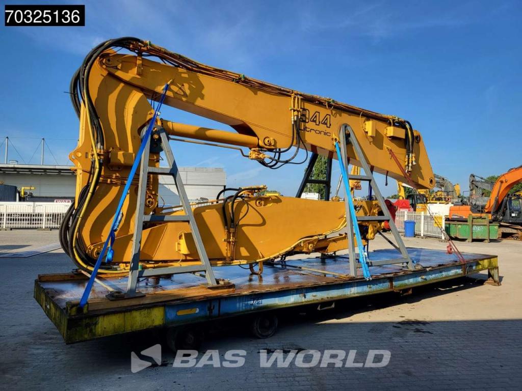 Liebherr R944 UHD - Extendable Undercarriage Photo 18