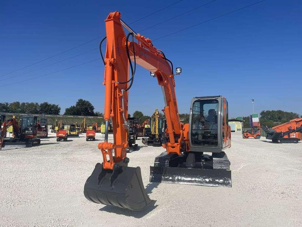 Hitachi ZX 80 SB Photo 1