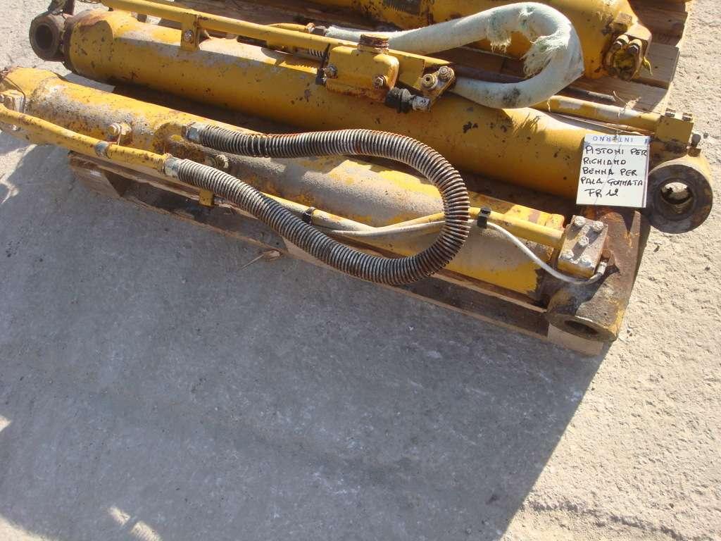 Bucket rotation piston for FR12 Photo 2