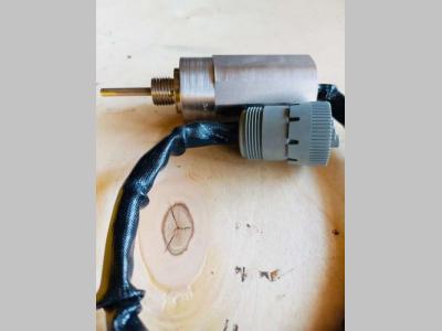 Sensor for Caterpillar sold by Duranti s.a.s.