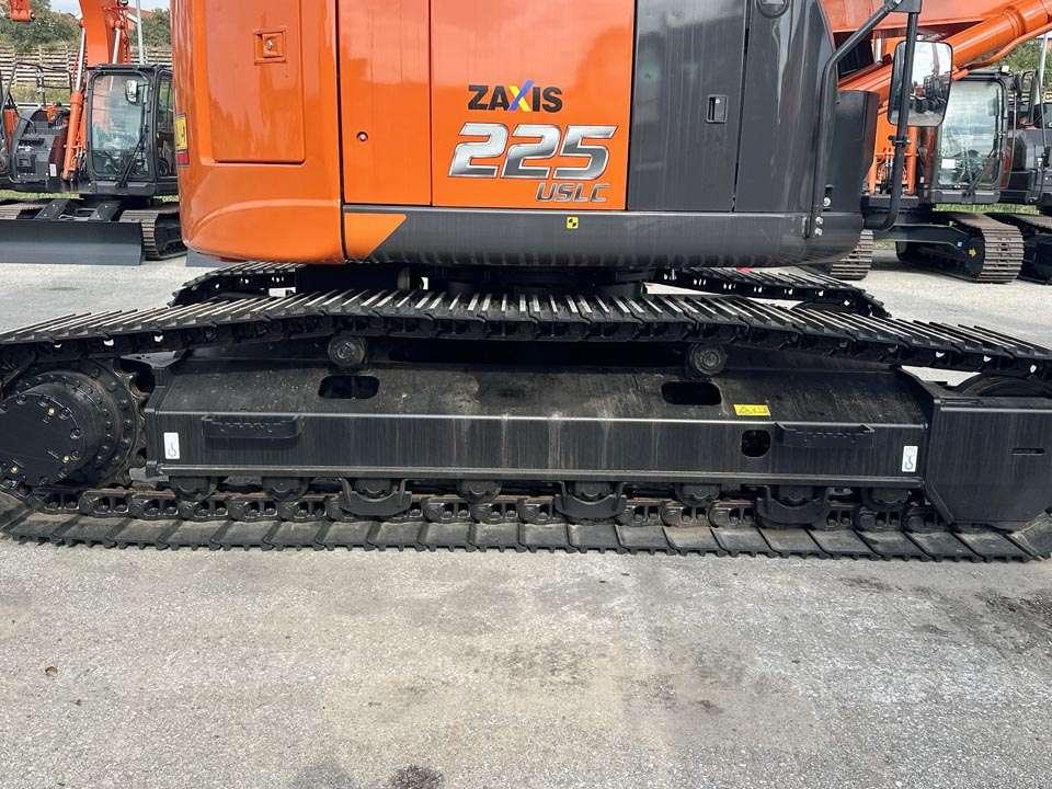 Hitachi ZX225USLC-7 Photo 4