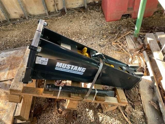 Mustang hm 152 Photo 1