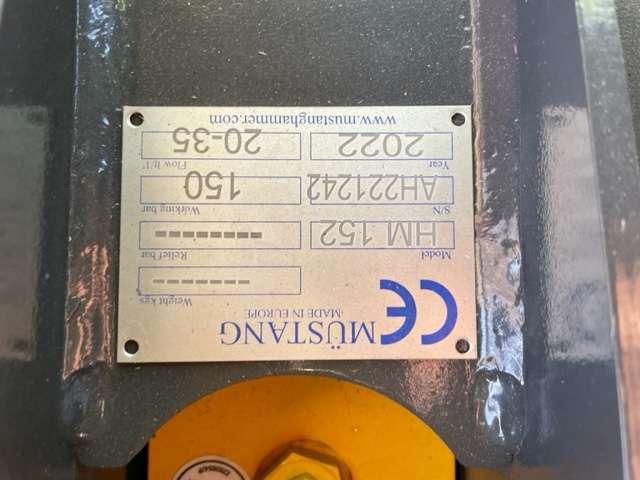 Mustang hm 152 Photo 4